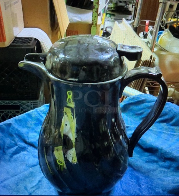 One 60oz Black Swirl Server.  - Image 1 of 1