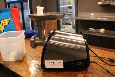 Home Geek Meat Grinder W/Acessories
Model# HM010-MG 
