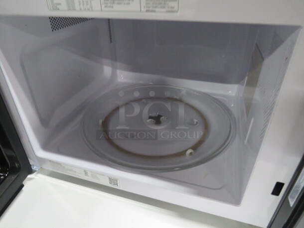 One WORKING Black And Decker Microwave With Manual. 1000Watt. 120 Volt. Model# EM034AJ2-X. 20.5X18X12 - Image 3 of 3