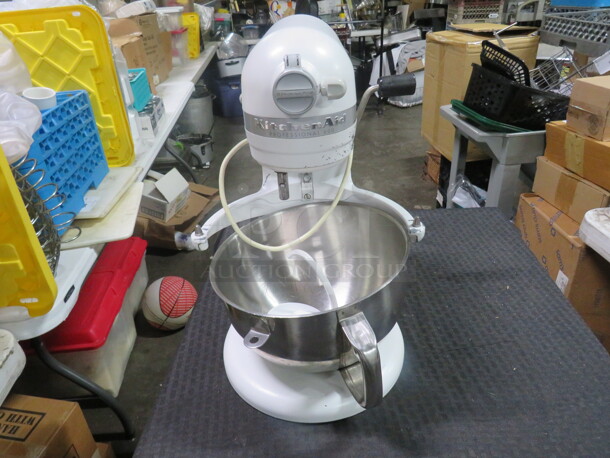 One Kitchenaid Professional 6 Quart Mixer With Bowl And Hook. #600. 575 Watt. 