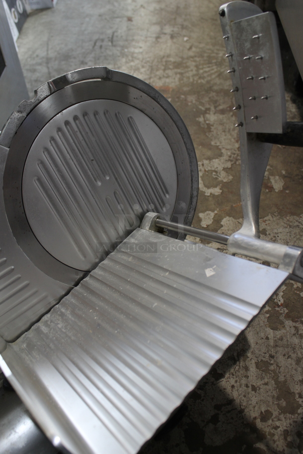 Avantco 177SL312 Stainless Steel Commercial Countertop Meat Slicer. 110-120 Volts, 1 Phase. Tested and Working!
 - Image 3 of 4
