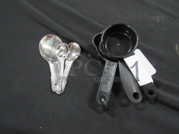 Assorted Measure Cup/Spoon.