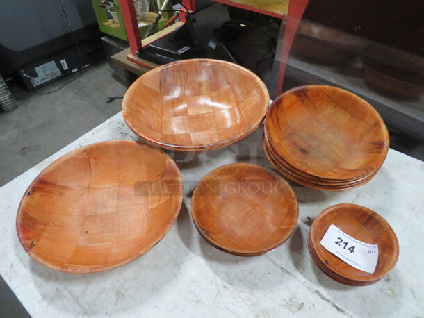 One Lot Of Wooden Bowls. - Image 1 of 1
