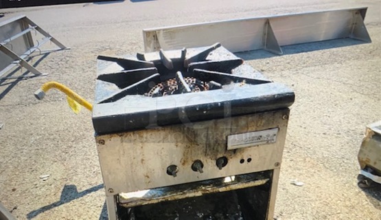 One Tri Star 1 Burner Natural Gas Range. 18X21X19