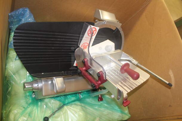 NEW IN BOX! Omas Model C33F-S Quantanium Automatic Commercial Meat/Cheese Deli Slicer. 29x26x20. 220V/60Hz. 