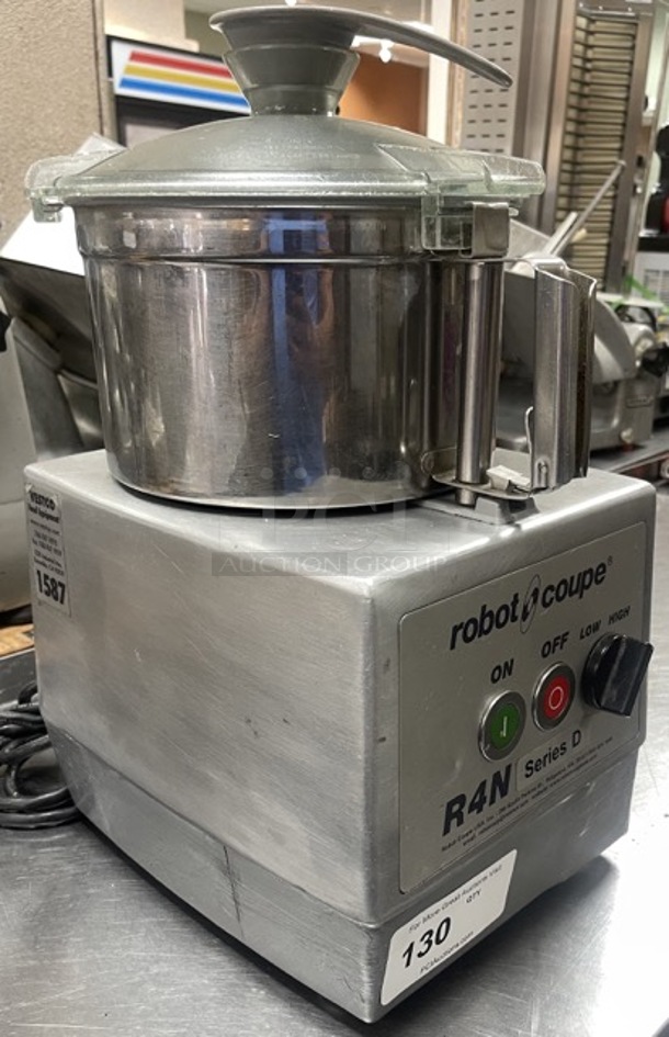 ROBOT COUPE R4n Series D HEAVY DUTY 5.5qt Food Processor.

Fully Tested and Working Condition - Image 10 of 11