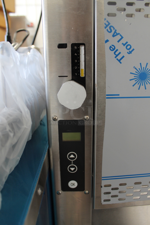 BRAND NEW SCRATCH AND DENT! Prince Castle CTS-W Stainless Steel Commercial Countertop Electric Powered Vertical Contact Toaster. 120 Volts, 1 Phase. Tested and Working! - Image 4 of 6