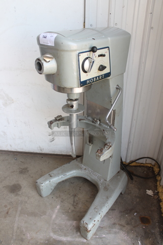 Hobart D-300T Metal Commercial Floor Style 30 Quart Planetary Dough Mixer w/ Dough Hook Attachment. 115 Volts, 1 Phase. Tested and Working!
