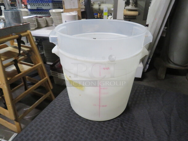 One 6 Quart Round Food Storage Container.  - Image 1 of 1