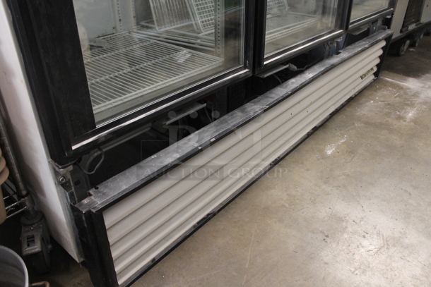 True GDM-72 Metal Commercial 3 Door Reach In Cooler Merchandiser w/ Poly Coated Racks. 115 Volts, 1 Phase. Tested and Working! - Image 5 of 9