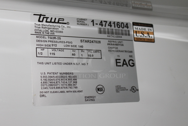 True TG2R-2S Stainless Steel Commercial 2 Door Reach In Cooler w/ Poly Coated Racks on Commercial Casters. 115 Volts, 1 Phase. Tested and Working! - Image 4 of 5