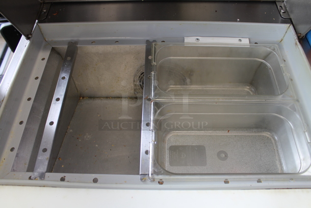Victory LA-27-SALA Stainless Steel Commercial Sandwich Salad Prep Table Bain Marie Mega Top on Commercial Casters. 115 Volts, 1 Phase. Tested and Working! - Image 4 of 7