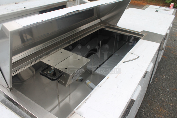 BRAND NEW SCRATCH AND DENT! CustomCool BM108R Stainless Steel Commercial Sandwich Salad Prep Table Bain Marie. Does Not Come w/ Remote Compressor.  - Image 3 of 9