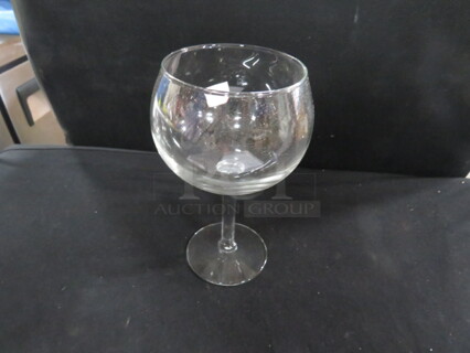 NEW Wine Glass. 12XBID