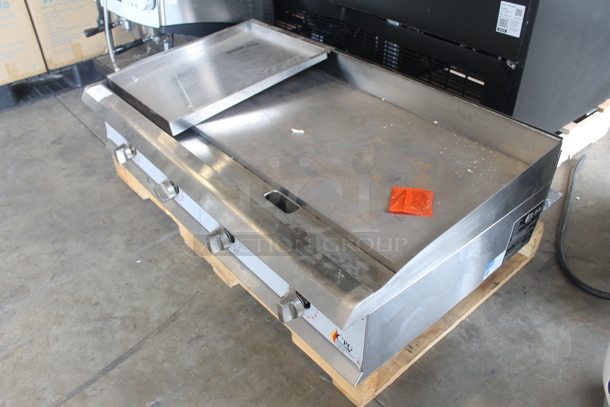BRAND NEW SCRATCH AND DENT! Cooking Performance Group 351GTCPG48NL Stainless Steel Commercial Countertop Natural Gas Powered 48" Gas Countertop Griddle with Flame Failure Protection and Thermostatic Controls. 120,000 BTU. - Image 3 of 6