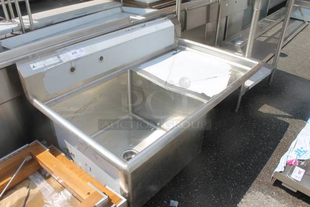 BRAND NEW SCRATCH AND DENT! Stainless Steel Commercial Single Bay Sink w/ Right Side Drain Board. No Legs. Bay 24x23x13. Drain Board 22x26 - Image 2 of 6