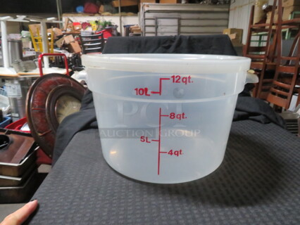 One 12 Quart Food Storage Container With Lid. 