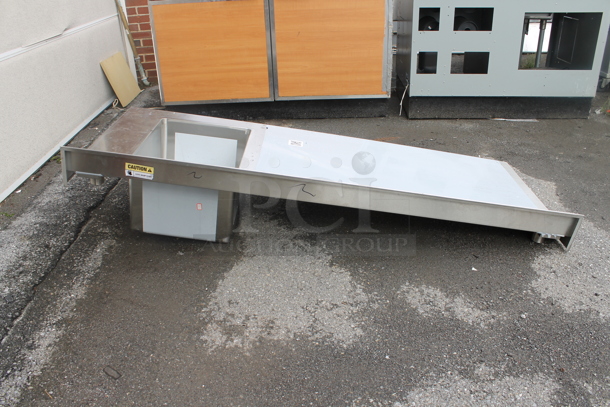 BRAND NEW SCRATCH AND DENT! Stainless Steel Commercial Single Bay Sink w/ Counter. No Legs. - Image 3 of 3