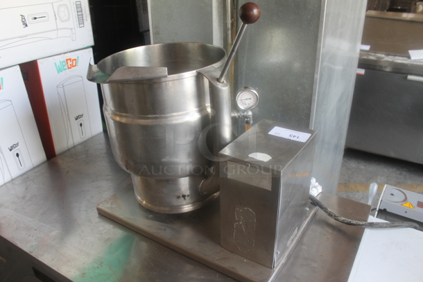 Groen Stainless Steel Commercial Countertop Electric Powered Tilting Steam Kettle. 250 Volts, 1 Phase. - Image 3 of 9
