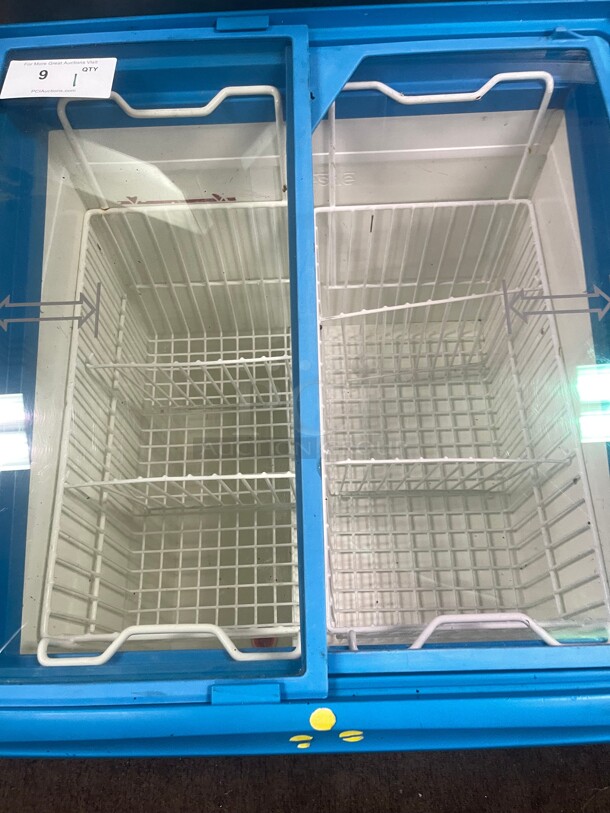 Fully Working! RIO S-68 RIO Curved Clear Lid Commercial Ice Cream Freezer NSF 115 Volt Tested and Working!  - Image 4 of 6