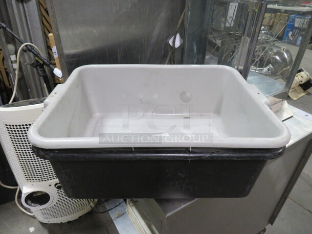 Assorted Bussing Tub. 2XBID - Image 1 of 1