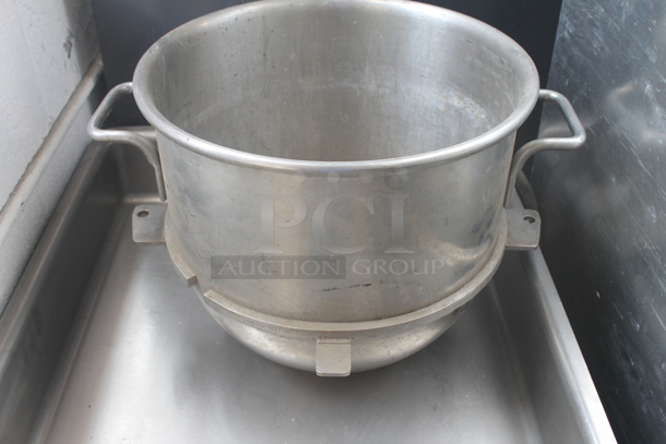 Hobart VMLHP30 Commercial Stainless Steel 30 Quart Mixing Bowl  - Image 3 of 3