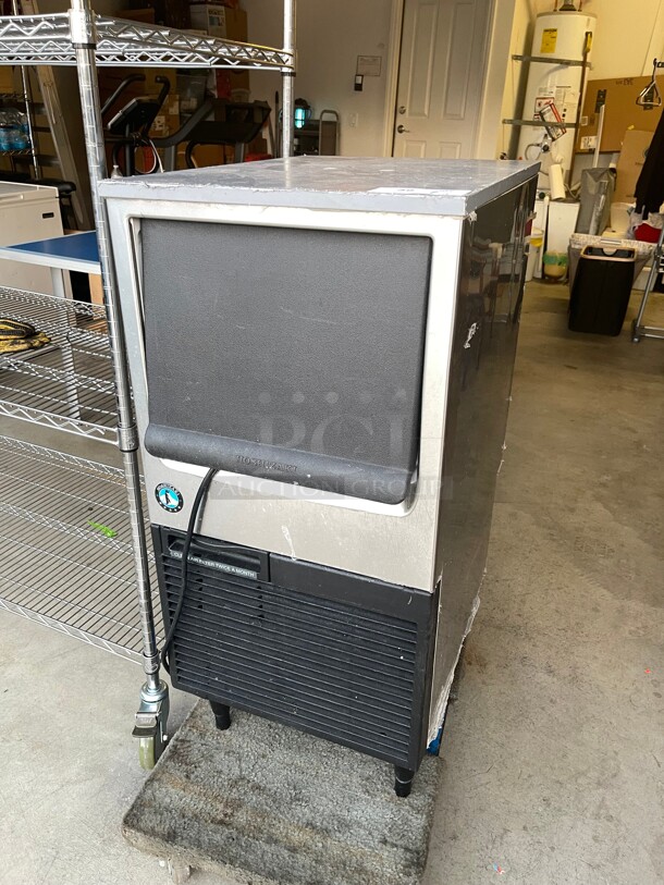 Working! Hoshizaki KM-81BAJ 17 inch Crescent Cube Undercounter Commercial Ice Maker - 78 lbs/day, Air Cooled, ADA NSF 115 Volt Tested and Working! - Image 2 of 6