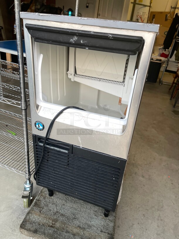Working! Hoshizaki KM-81BAJ 17 inch Crescent Cube Undercounter Commercial Ice Maker - 78 lbs/day, Air Cooled, ADA NSF 115 Volt Tested and Working! - Image 3 of 6