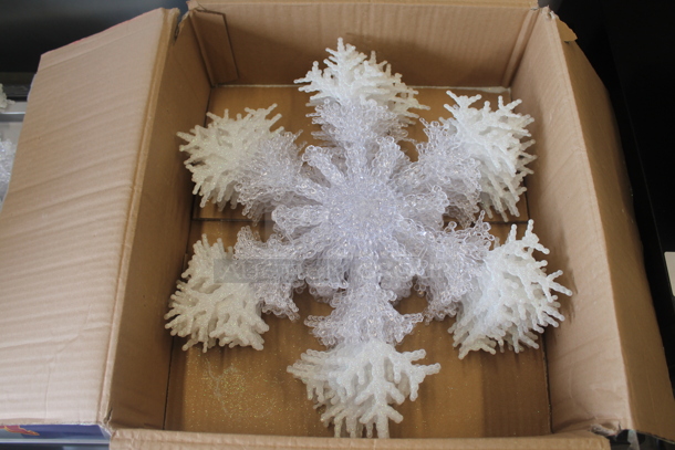 ALL ONE MONEY! Lot of Decorative Snowflakes - Image 4 of 5