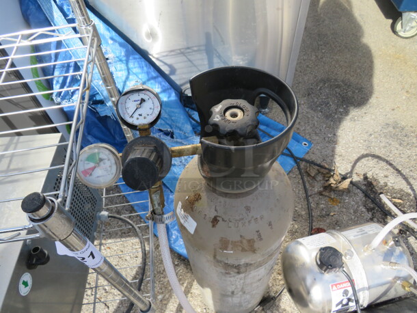 One Vinservice Flat Glycol System With Metro Shelf, carbonator and Pump, Tank And Regulator. 115 Volt.   - Image 4 of 5