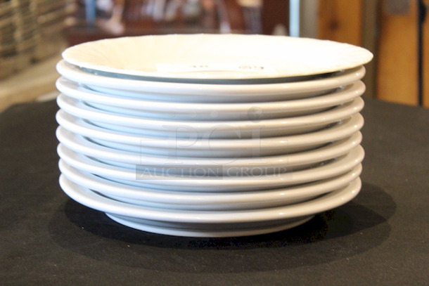 BEAUTIFUL! Crestware China CM46 Dover, 10 1/4" Plate, Bone white.
9x your Bid 
 - Image 2 of 2