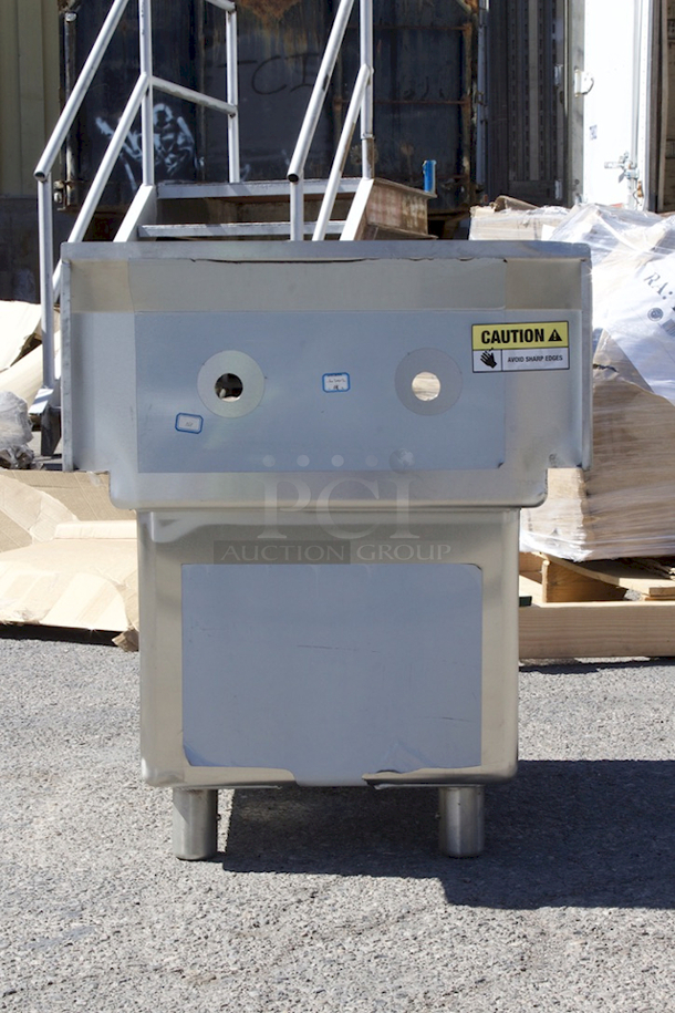 BRAND NEW SCRATCH & DENT! Regency 21" 16 Gauge Stainless Steel One Compartment Commercial Sink - 16" x 20" x 12" Bowl - Image 5 of 8