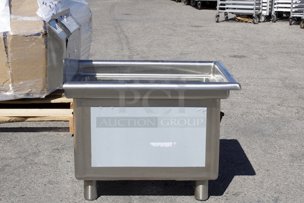 BRAND NEW SCRATCH & DENT! Regency 21" 16 Gauge Stainless Steel One Compartment Commercial Sink - 16" x 20" x 12" Bowl - Image 7 of 8