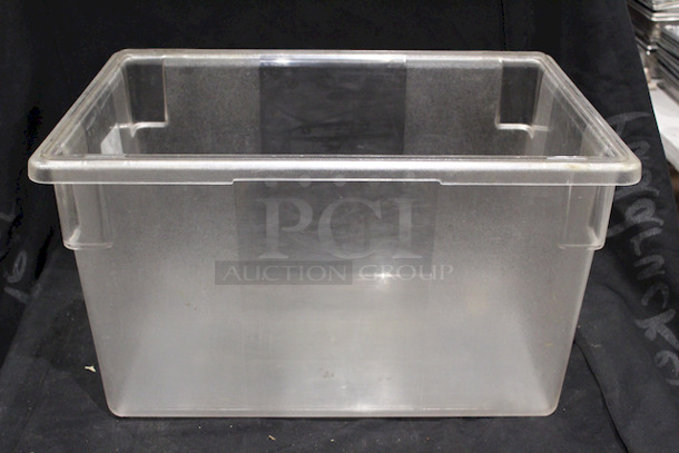 Rubbermaid FG330100CLR Clear Polycarbonate Food Storage Box - 26