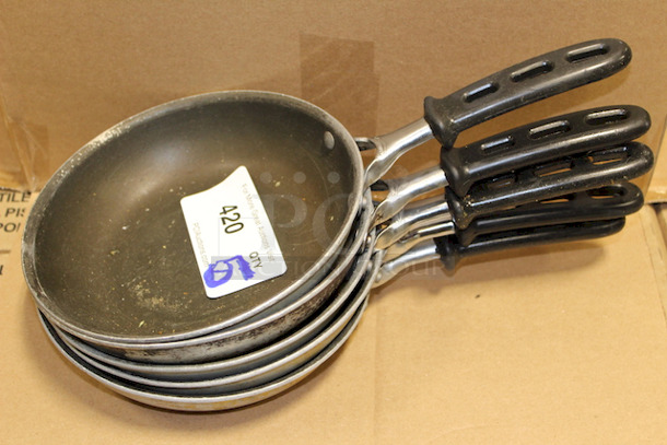 HIGH QUALITY! Vollrath 67608 8" Non-Stick Aluminum Frying Pan w/ Vented Silicone Handle. 5x Your Bid - Image 1 of 4