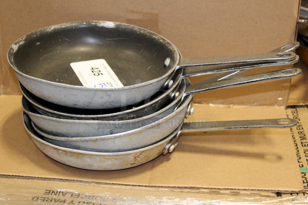 AWESOME VALUE! Browne 5813828 8" Non-Stick Aluminum Frying Pan w/ Solid Silicone Handle. 5x your Bid - Image 1 of 3