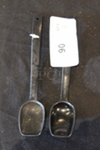 NICE! Carlisle ¾ oz Scoops, 10”.
2x Your Bid
