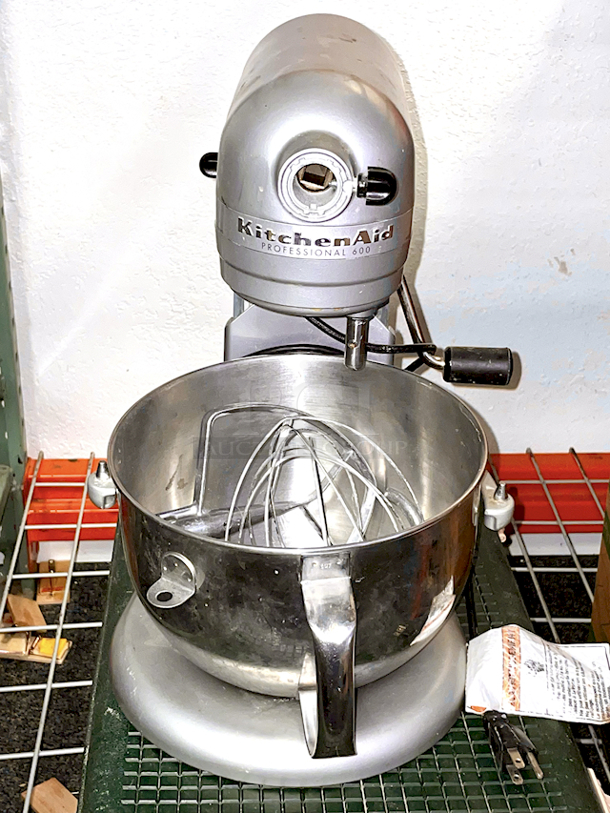 Kitchaid Professional 600™ Series 6 Quart Bowl-Lift Stand Mixer With Dough Whip, Hook and Paddle.  - Image 5 of 8