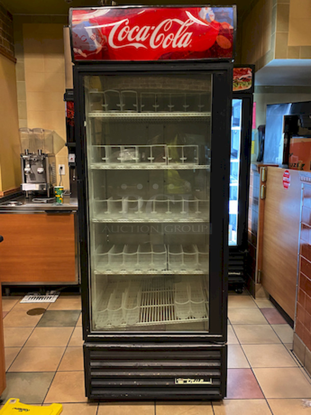 TRUE GDM-28 Beverage Merchandiser. 
30x29-1/2x81

Turns On But Does Not Get Cold.  - Image 1 of 1