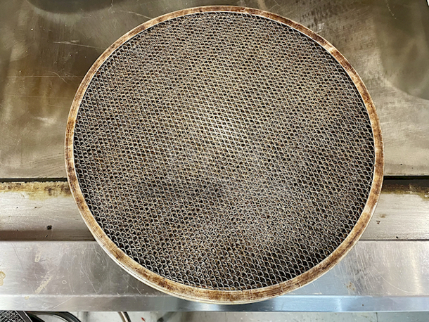 Pizza Screens - Various Sizes. 8x Your Bid - Image 4 of 5