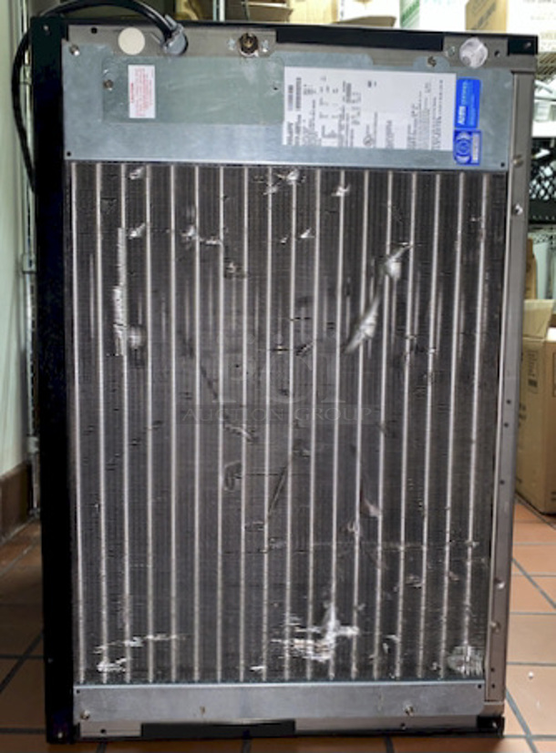 BEAUTIFUL! ICE-O-MATIC - Model ICE0400HT5 Ice Series Modular Air Cooled Half Cube Ice Maker.                                                                                             
Produces Up To 505lbs of Ice Per Day. Air Cooled, Top Discharge. S/N: 12121280010259.  
30"x24-1/4"x20                                                . Functioning Properly When Last Used                    
Cube Size = Half (3/8 X 7/8 X7/8)                          . 
1 PHASE, 2 WIRE, 115 V, AIR COOLED

Max Ice Production Per 24hrs at 70°F = 505 lbs
Max Ice Production Per 24hrs at 90°F =  368 lbs  - Image 3 of 5