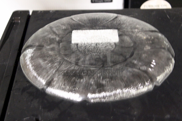 BEAUTIFUL!! Lot of 40 10" to 13" Glass Serving Platters! 40x Your Bid - Image 3 of 4