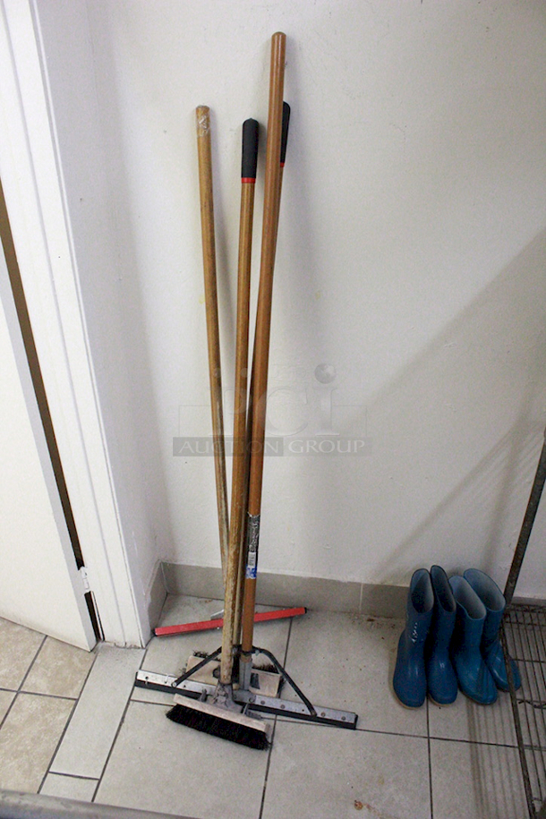 4-PACK! 2 Floor Squeegees and 2 Floor Scrubbing Brushes.   - Image 1 of 3