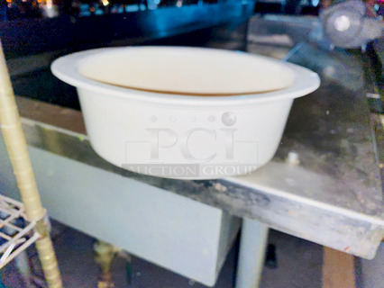 DO NOT PASS THIS UP!! Shelf Full of (29) Bon Chef Bon Chef 5103PWHT 2.75 Qt. White Sandstone Finish Cast Aluminum Oval Food Pans.

Overall Dimensions:
Length: 12 3/8"
Width: 9 1/8"
Capacity: 2.75 qt. 