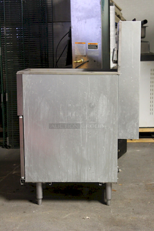 OUTSTANDING!! Pitco 35C+S 40lbs Economy Tube Fired Gas Fryer, Propane. 
 - Image 8 of 9