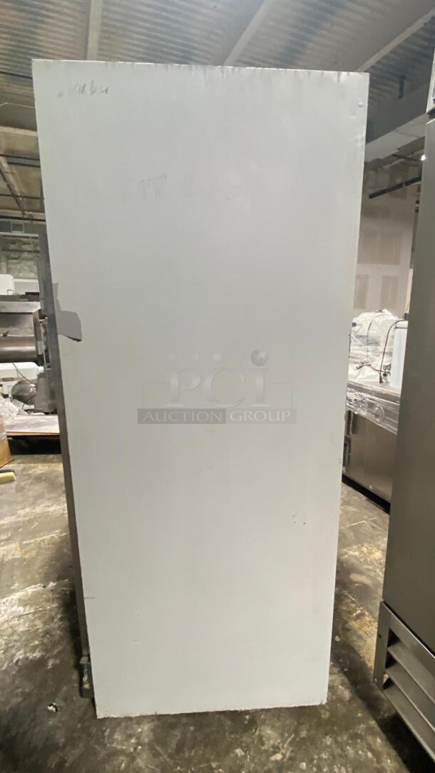 Traulsen G20010 52 1/10" Two Section Reach In Refrigerator, (2) Left/Right Hinge Solid Doors, 115v
 - Image 2 of 6