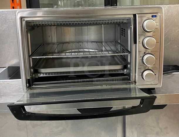 Black + Decker Convection Countertop Oven
 - Image 4 of 8