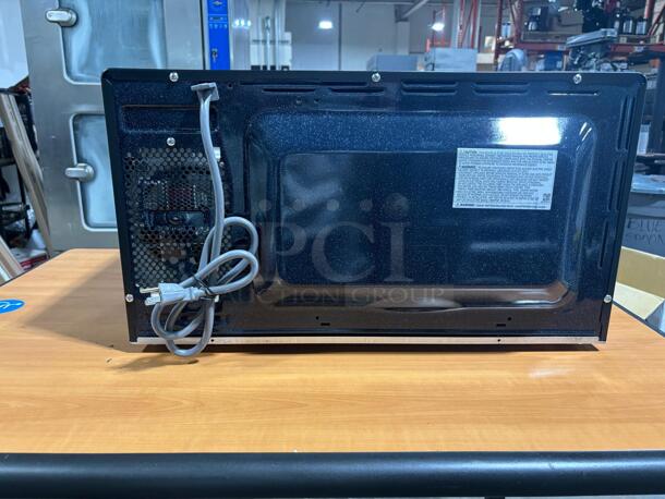 Samsung - 1.9 Cu. Ft. Countertop Microwave with Sensor Cook - Stainless Steel
 - Image 4 of 6
