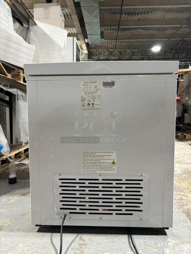 Chest freezer Stainless steel lid 446 litres | Adexa BD445JA - Image 4 of 7