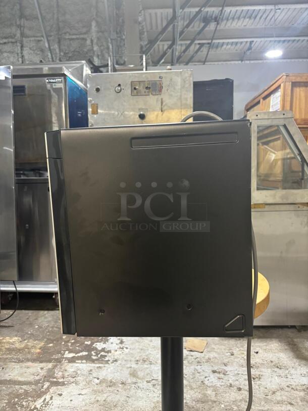 BRAND NEW scratch&dent Samsung 30 Inch Wide 1.6 Cu. Ft. 1000 Watt 300 CFM - Image 3 of 6